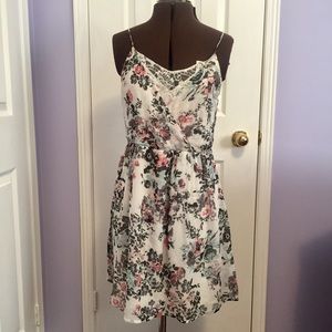 Vera Moda Floral Lace Summer Mini Dress NWOT - L